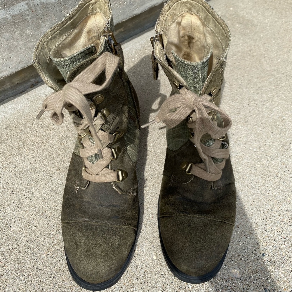 Women's Sorel Major Carly Green Suede Combat Boots